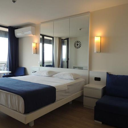 Orbi City Apartments On The Beach 巴统 外观 照片