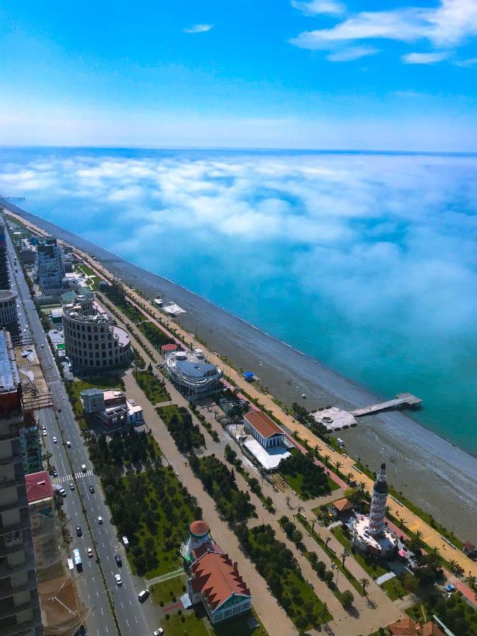 Orbi City Apartments On The Beach 巴统 外观 照片