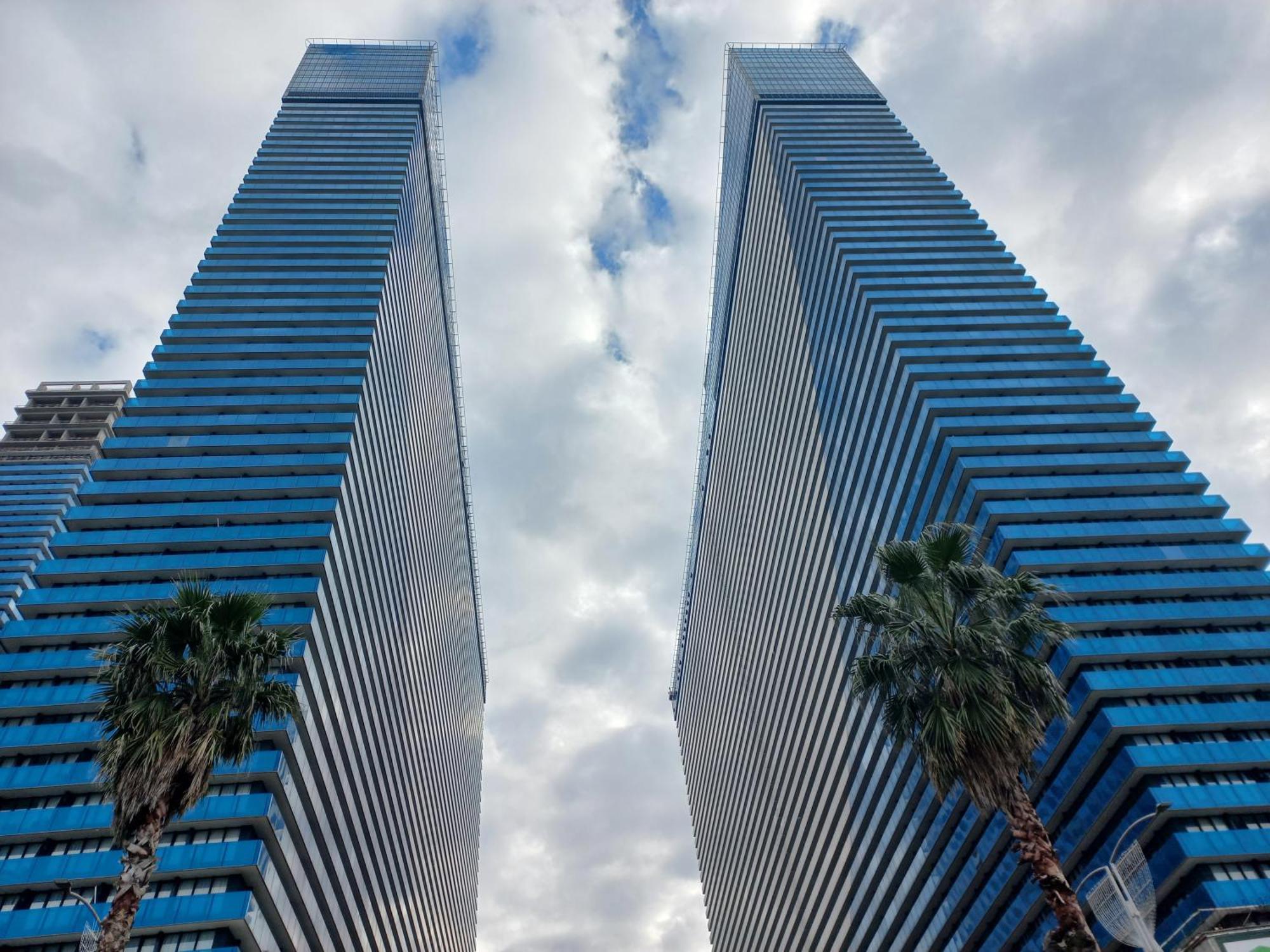 Orbi City Apartments On The Beach 巴统 外观 照片