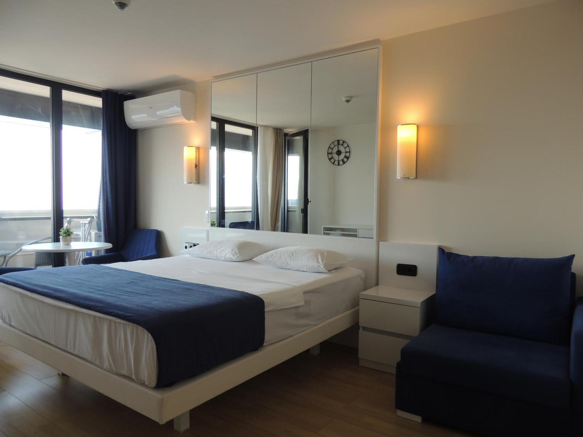 Orbi City Apartments On The Beach 巴统 外观 照片