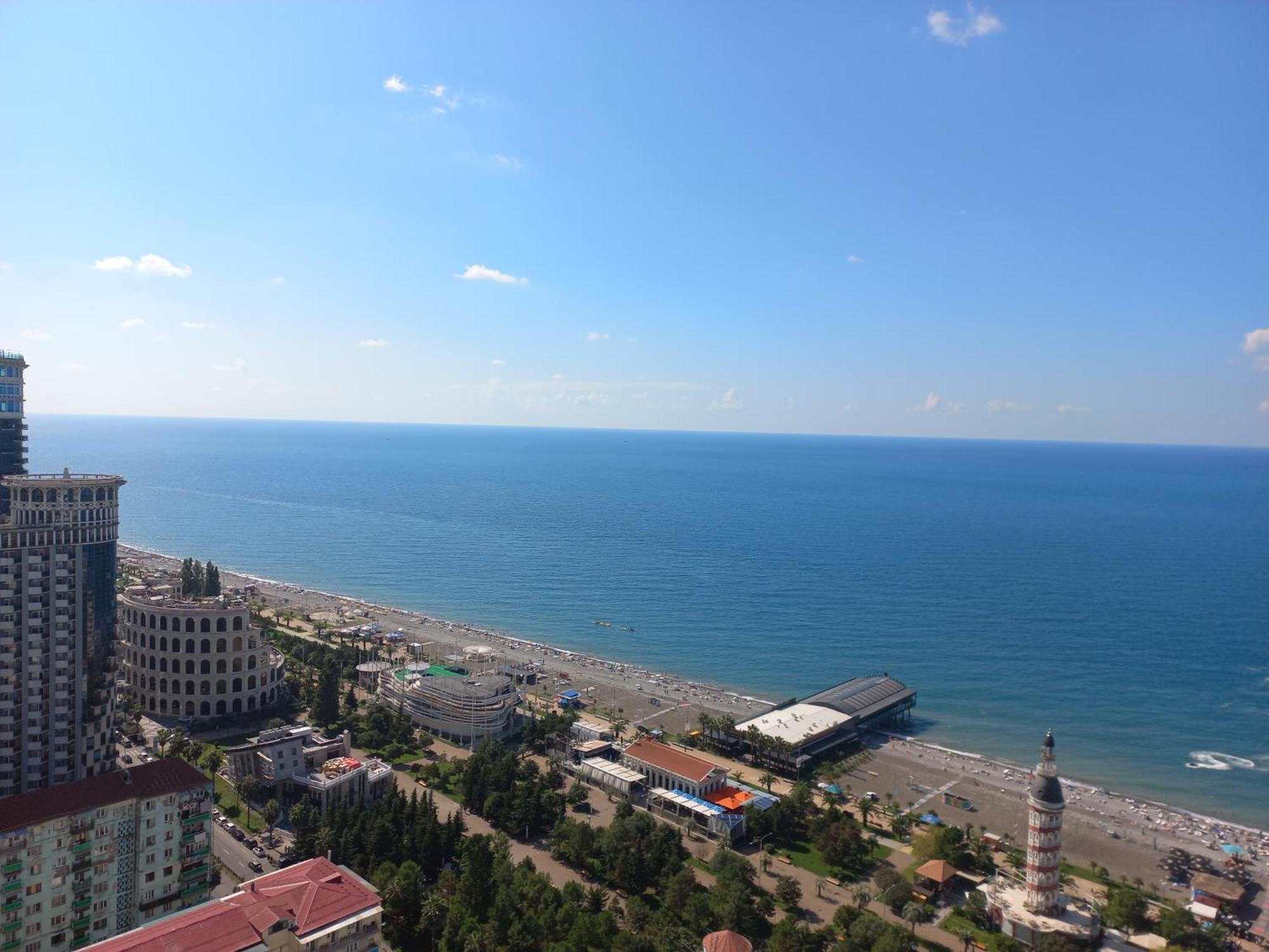 Orbi City Apartments On The Beach 巴统 外观 照片
